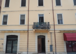 La facciata dell'edificio